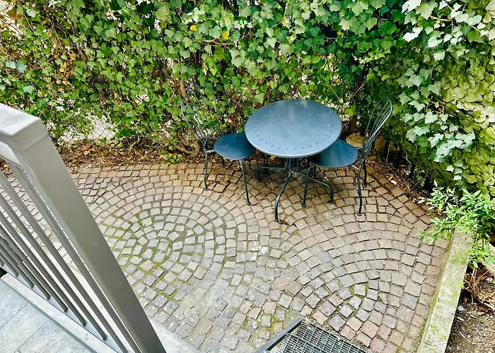 Lovely 2 Room Apartment With Small Garden